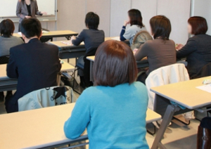 幅広いシーンで活躍する貸会議室~少人数・格安で利用できるオフィス東京の会議室~