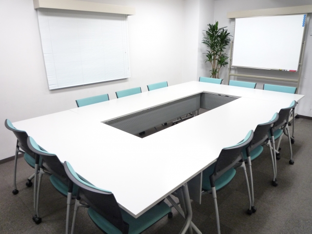 B5会議室 ロの字型