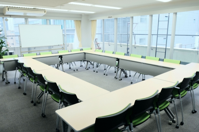 D会議室 ロの字型